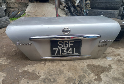 Baqaj-Nissan Sunny