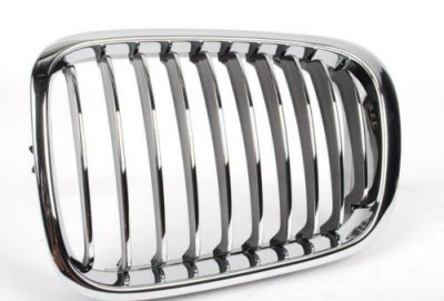 Radiator barmaqlığı - sol - E46