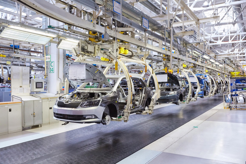 Azərbaycanın sənaye zonalarında 41 milyon manatlıq avtomobil satılıb