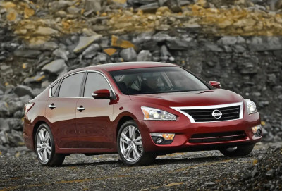 "Nissan" 444 minə yaxın avtomobilini geri çağırır