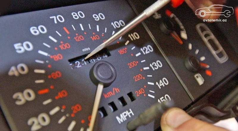 Avtomobilin nə qədər sürüldüyünü necə yoxlamaq olar: 7 sadə üsul