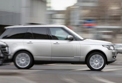 Yüz mindən çox "Range Rover" geri çağırılır