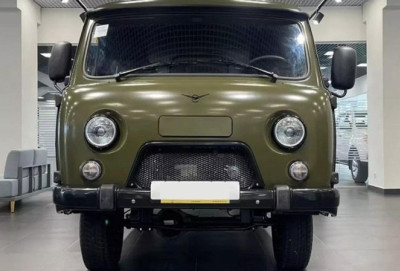 "UAZ"ın satışları yarıbayarı azaldı