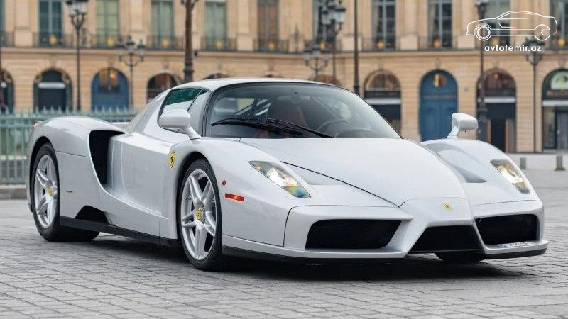 Nadir "Ferrari Enzo" altı milyon dollara satışa çıxarılır