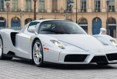 Nadir "Ferrari Enzo" altı milyon dollara satışa çıxarılır