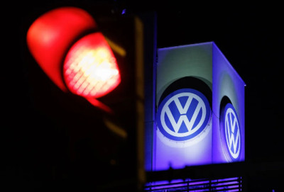 Avtomobil nəhəngində təhlükə siqnalı: "Volkswagen" strategiyasını dəyişir