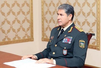 Vilayət Eyvazov rüşvət alan polisi işdən qovdu
