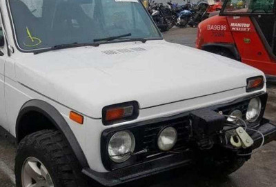 ABŞ-da 1981-ci ilin Lada Niva ofrouderi satılır