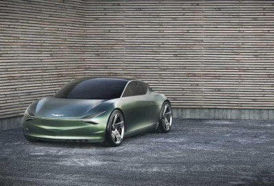Genesis tizerdə GV70 krossoverini və G70 universalını nümayiş etdirib