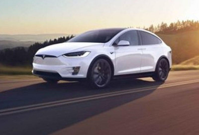 Tesla avtomobillərində videokonfrans xüsusiyyəti olacaq