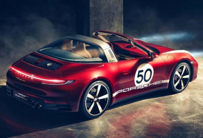 Porsche yeni Heritage Design seriyasından olan ilk sportkarı təqdim edib