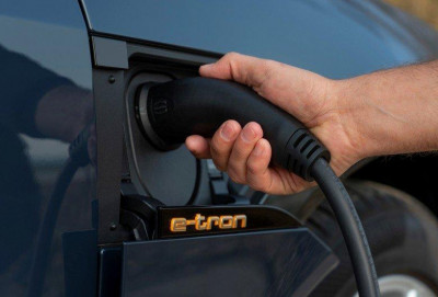 Audi zəif yükləməyə haqq qazandırıb: sən demə, belə daha sürətlidir
