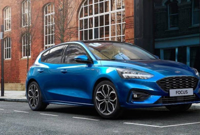 Ford Focus mülayim hibrid olub