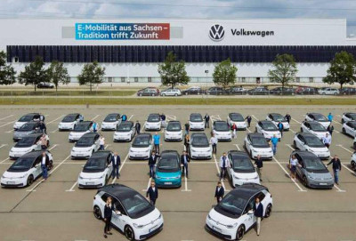 Volkswagen 150 ədəd ID.3 elektrokarını əməkdaşlarına verib