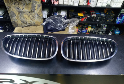 Radiator barmaqlığı E60 Original