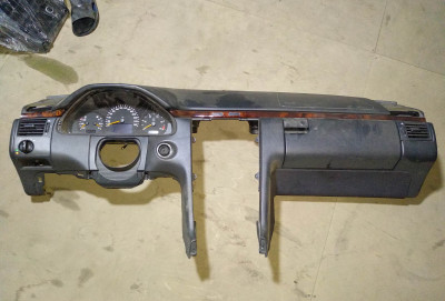 Şit-pribor-torpeda-panel - W210