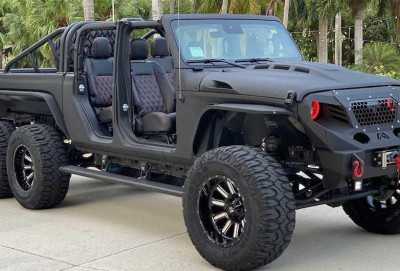 Amerikan tüner Jeep Gladiator pikapını altıtəkərli monstra çevirib