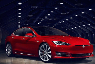 Tesla şirkəti yeni elektromobilin yaradılmasına hazırlaşır