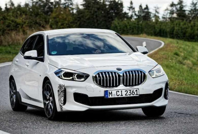 BMW 1 Series modelinin gənclərə ünvanlanış verisyasını hazırlayır
