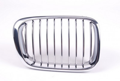 Radiator barmaqlığı - sağ - E46