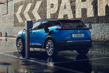 Peugeot da elektrik ötürməsinə keçir