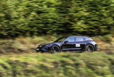 Porsche Taycan modelinin ilk görüntüləri yayıldı