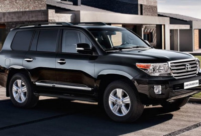 Yeni Land Cruiser avtomobillərinin təqdimatı gözlənilir