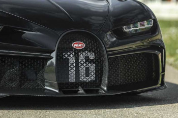"Bugatti" yeni hiperkarını yığıb - FOTOLAR