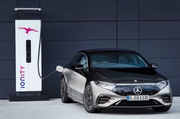 "Mercedes-Benz" elektrik flaqmanını təqdim edib