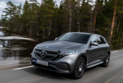 "Mercedes-Benz" yeni miniveninin ilk görüntüsünü yayıb