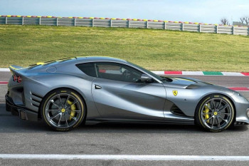 "Ferrari" xüsusi istehsal etdiyi modeli təqdim edib