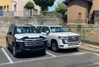 Yeni Land Cruiser modelinin videogörüntüləri yayılıb