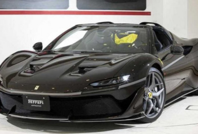 Unikal Ferrari superkarı satışa çıxarılıb
