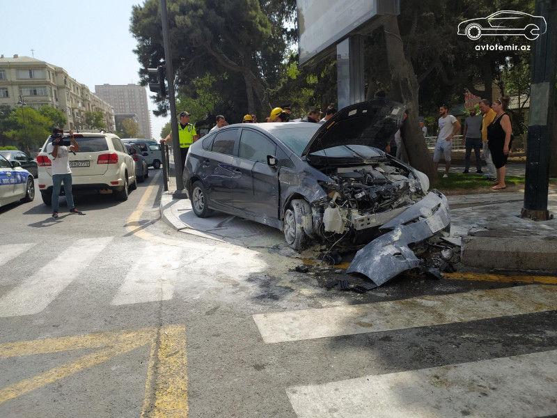 Bakının “Prius” DƏRDİ: Qəzaların səbəbi əyləc problemidir?